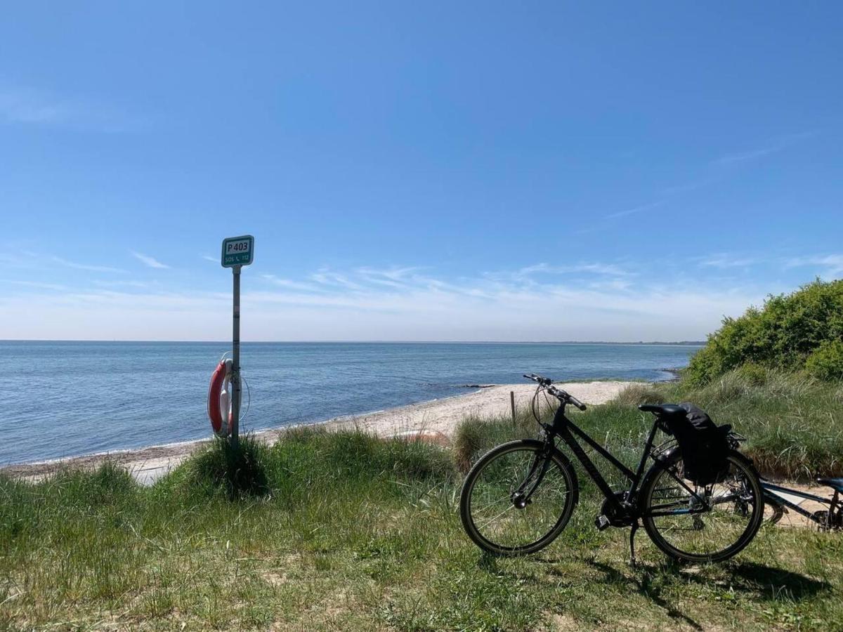 Вилла Stunning Romantik Cabin Close To Baltic Sea Idestrup Экстерьер фото