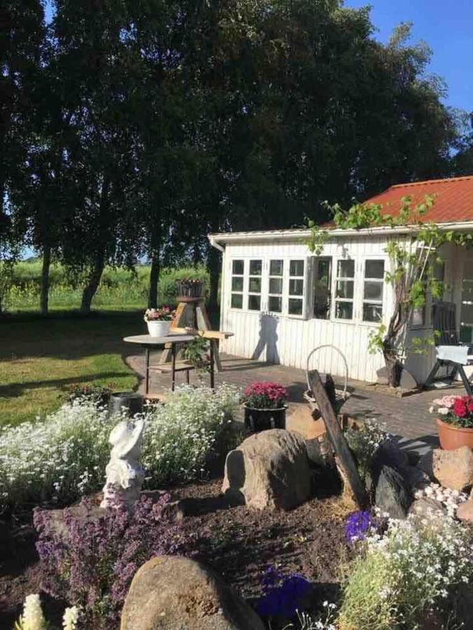 Вилла Stunning Romantik Cabin Close To Baltic Sea Idestrup Экстерьер фото