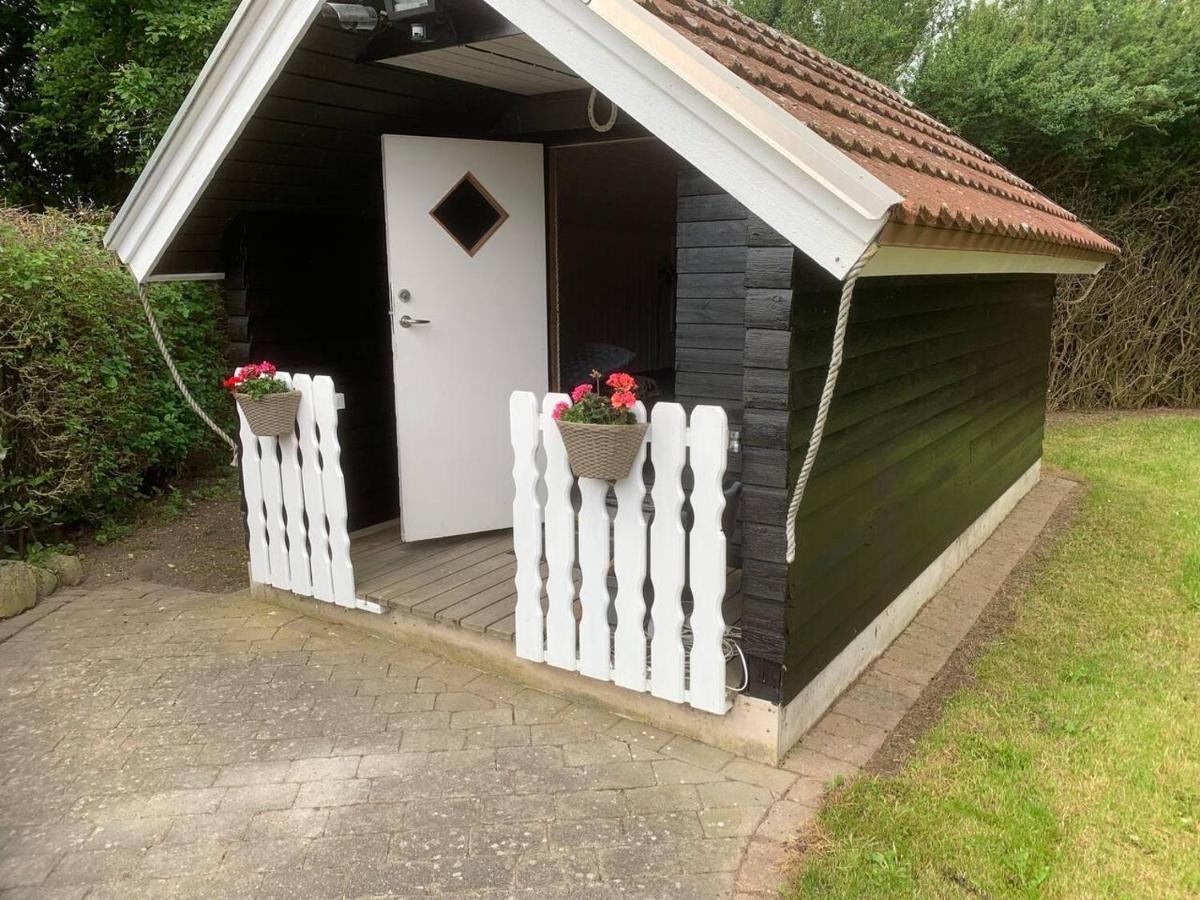 Вилла Stunning Romantik Cabin Close To Baltic Sea Idestrup Экстерьер фото